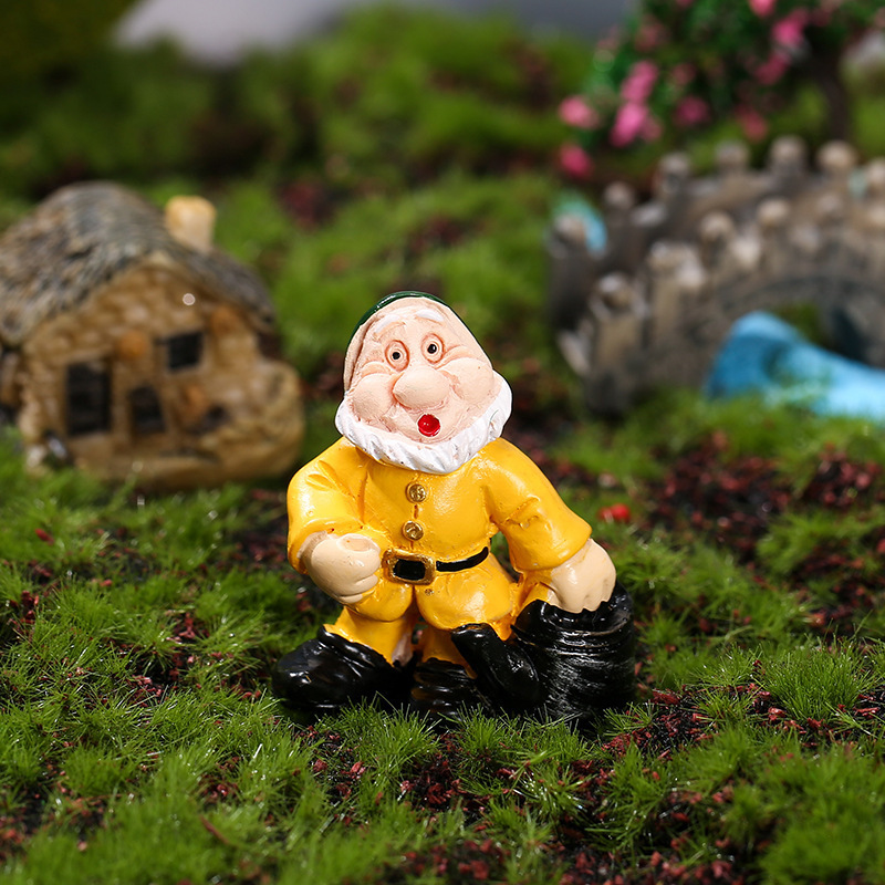 Micro Landscape Decoration Garden Wholesale Garden Gnomes Mini Dwarf Elf Miniature Garden Ornaments