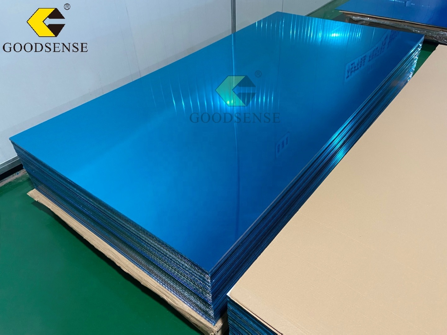 Goodsense Grey Hard Mirrored Acrylic Sheet Wholesale Transparent Lightweight PMMA Plexiglass Half Tunnel Mirror for Laser Cut