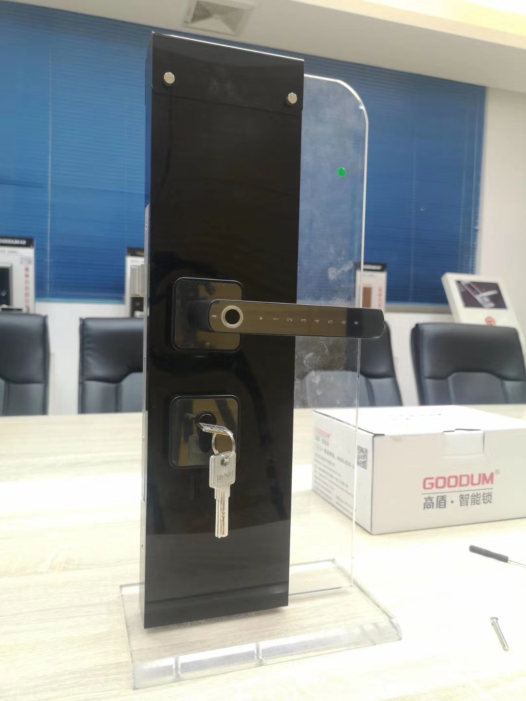 New Europe indoor lock mobile app with fingerprint password goodum lock E32 data enter home work