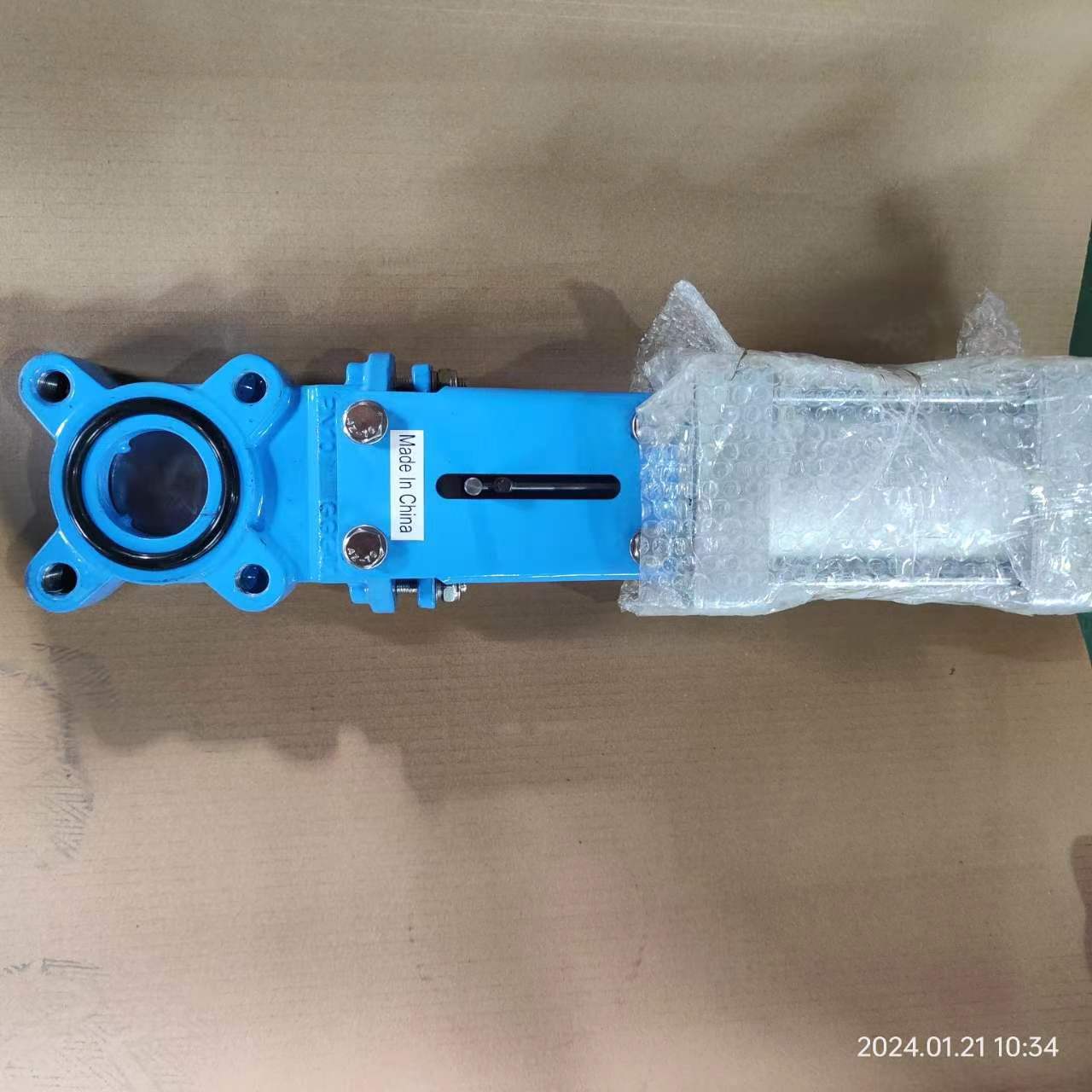 Pneumatic Operated Knife Gate Valve GGG50 WCB SS316 Pneumatic cylinder Air Control double flange lug Knife Gate Valve