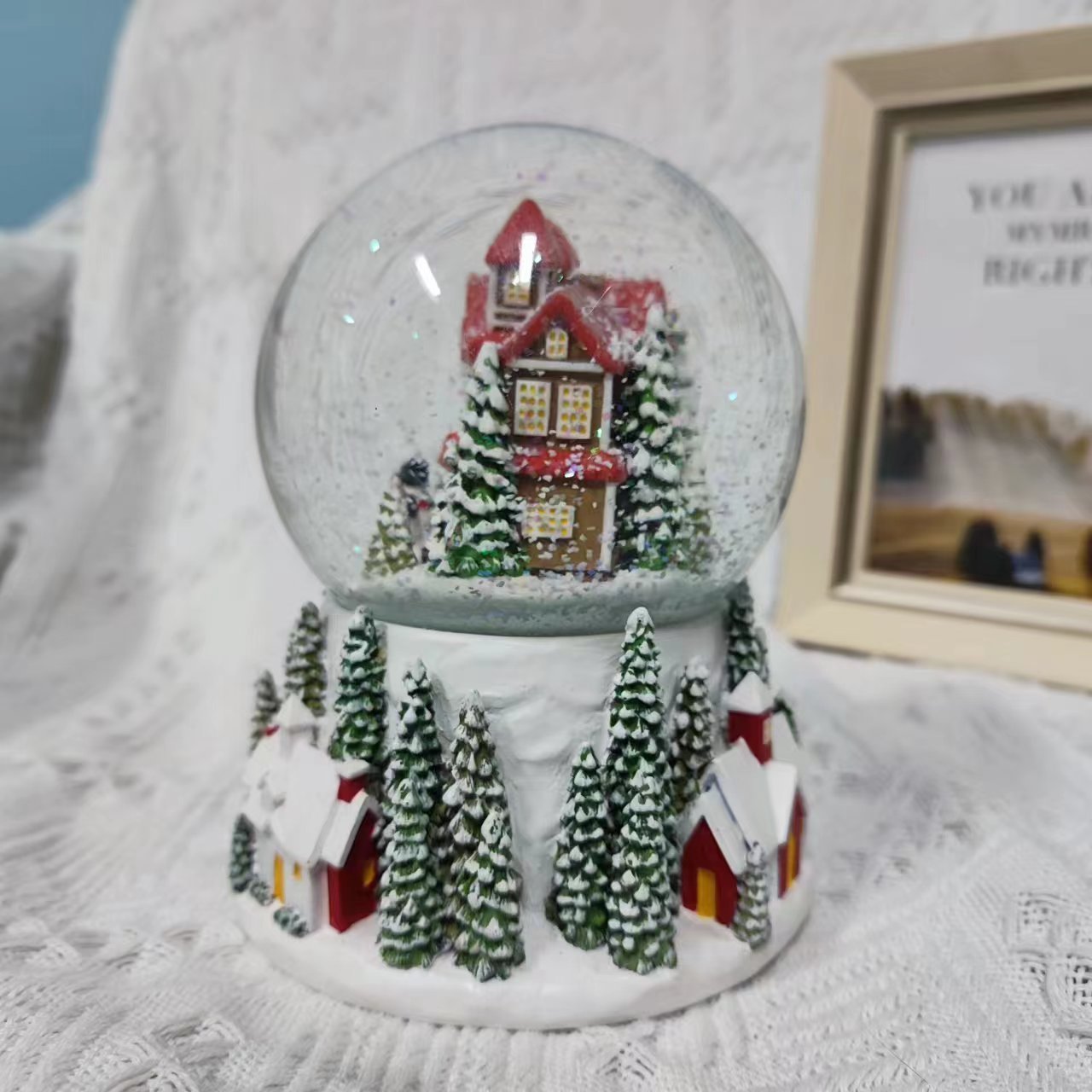 Resin custom 100mm christmas snow globe glass custom snow globe Christmas Village House landscape Glass Snowball