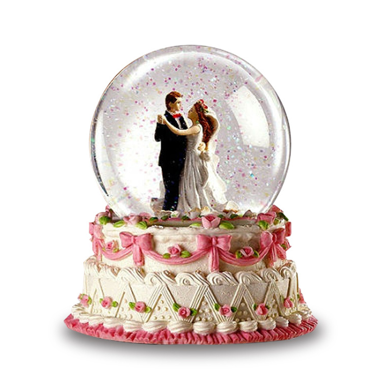 Resin 100mm romantic snow globe wedding souvenirs gifts favors dancing couple snow globe custom dancing couple snowball souvenir