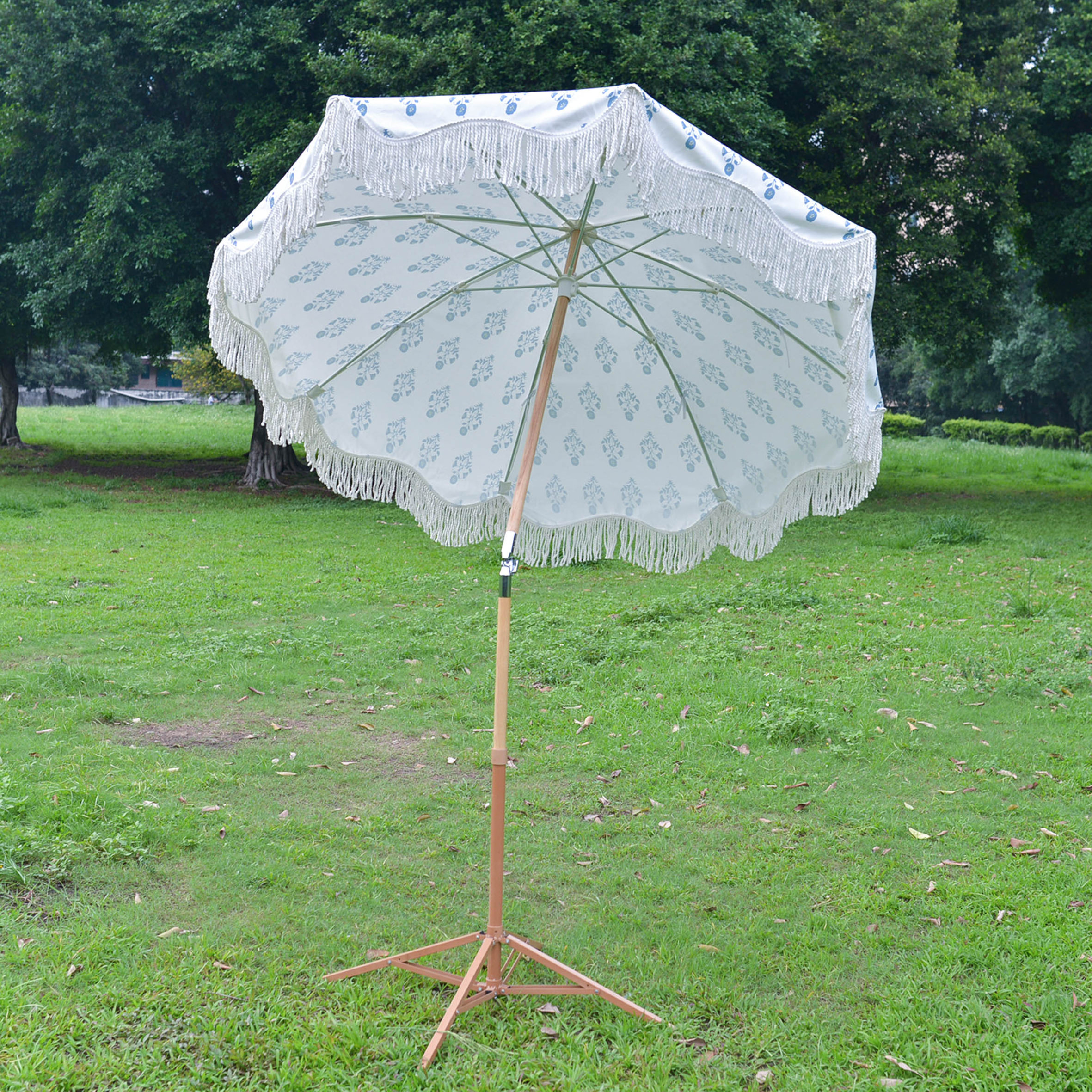 Big Umbrella Supplier Yellow And White Fringe Print Outdoor Beach Umbrella With Tassels//