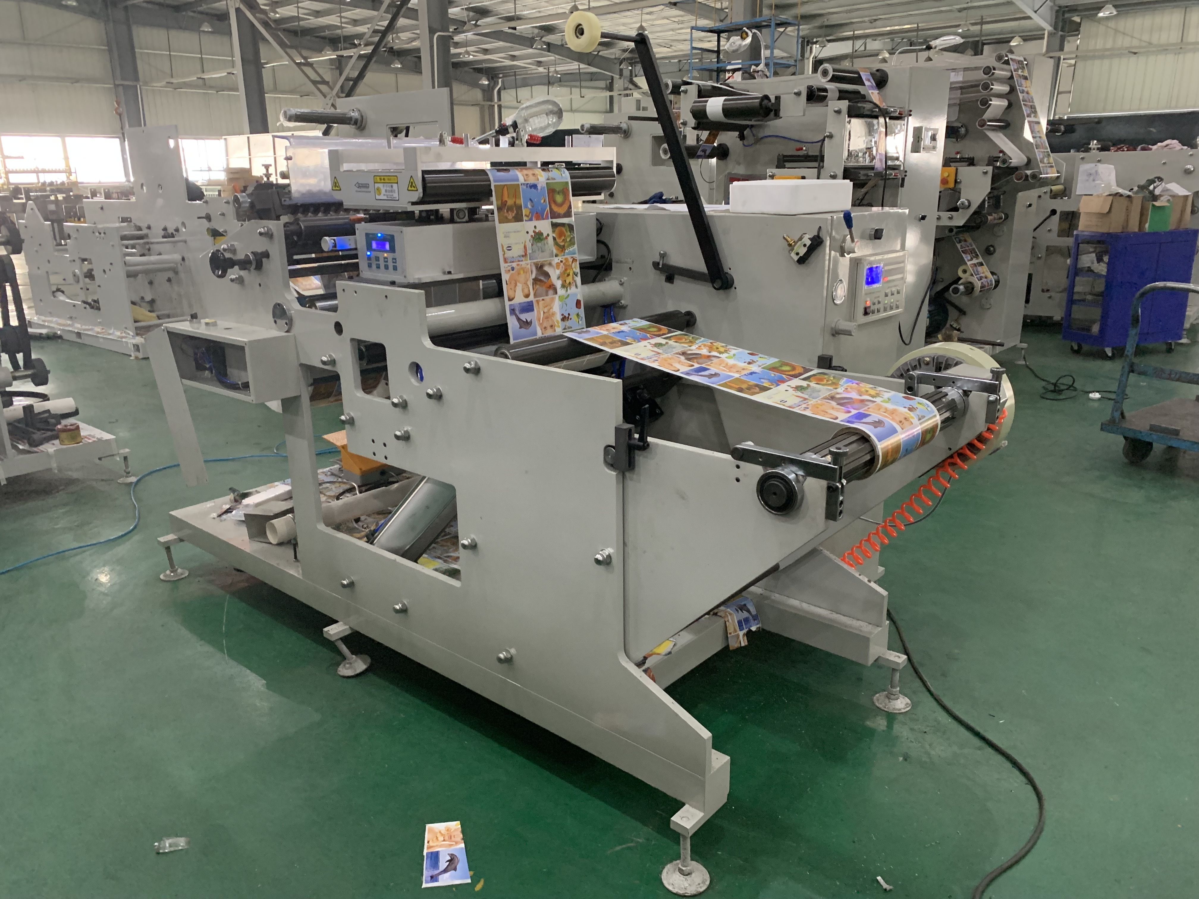 GPFQ-550B Roll To Roll Servo Narrow Web Label Slitting With Turret Rewinder Machine