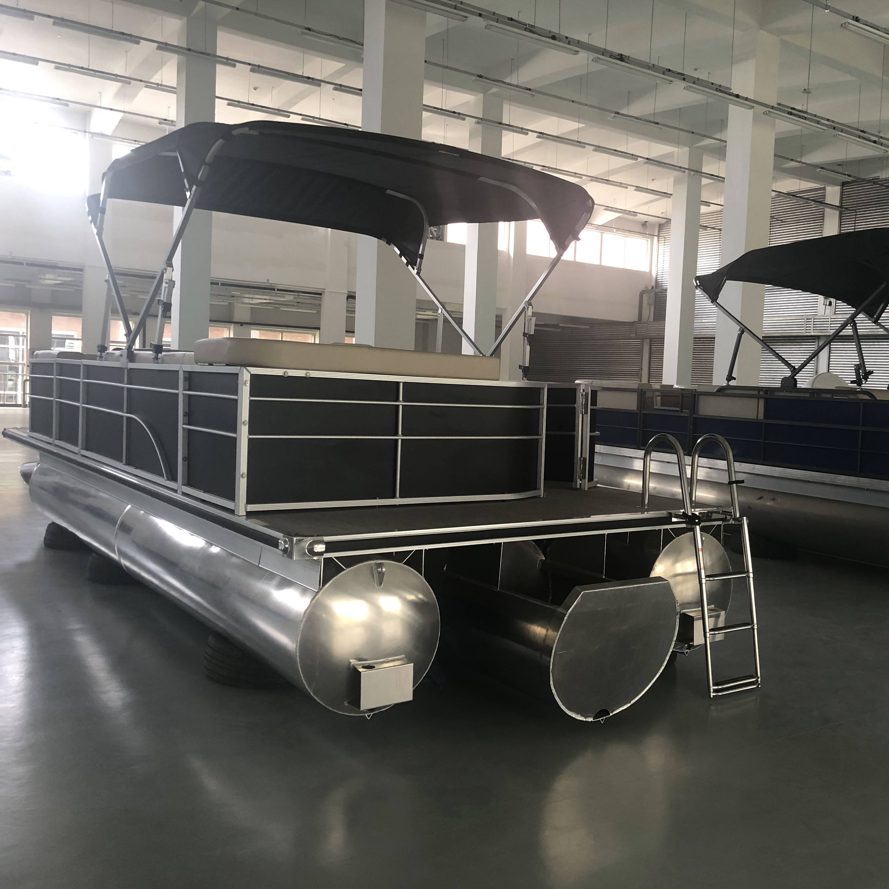 6.98m Aluminum Pontoon Boat With Hydraulic Steering