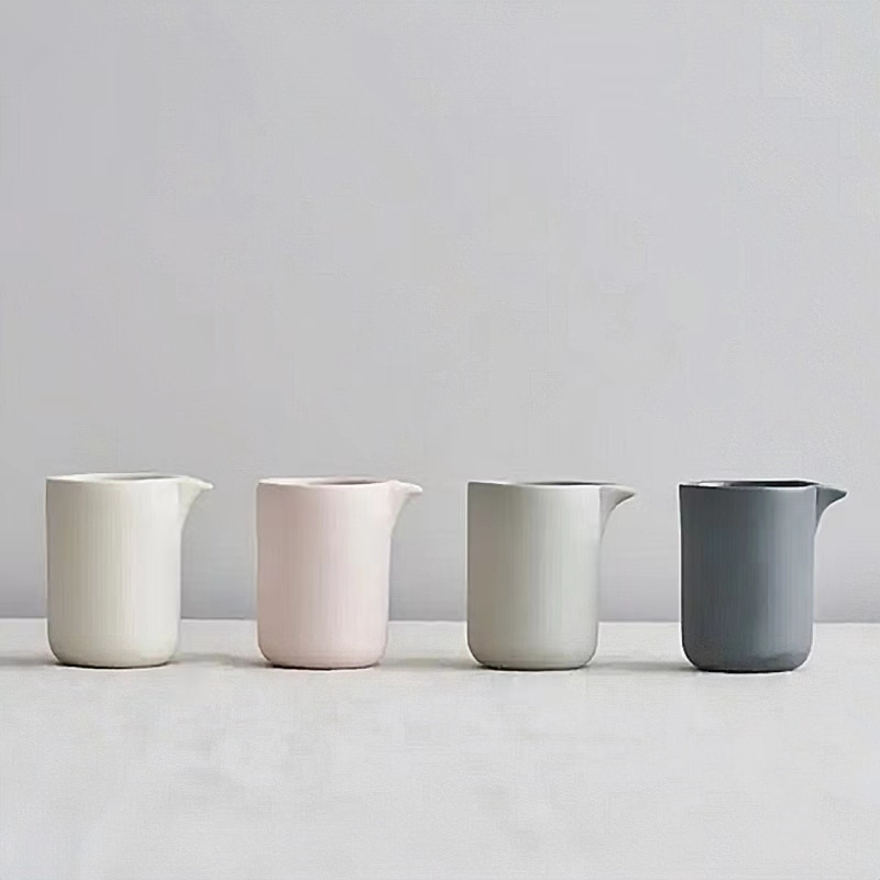 Wholesale customized matte ceramic candle Cup ceramic candle jar empty massage candle jar and with spout