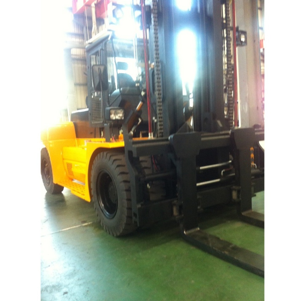 CPCD160 16 ton diesel forklift with solid tires