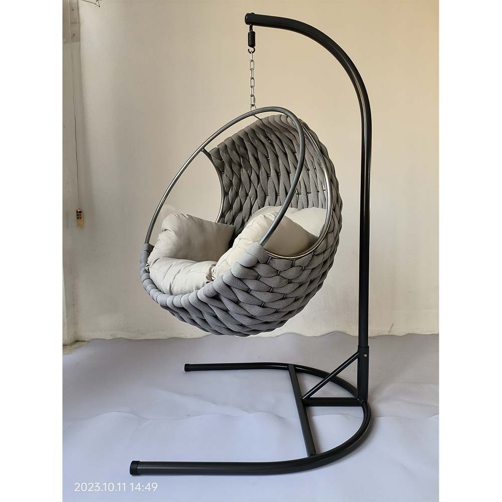 2024 New Style Environment-friendly Outdoor Woven Rattan Egg Chairs Patio Swings Balcony Furniture Outdoor Garden Swing Hanging