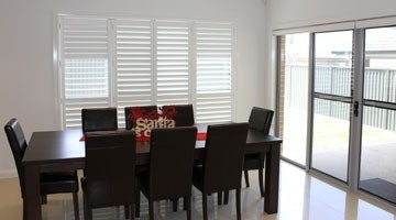 China factory direct sale custom size horizontal white plantation shutters pvc shutters window