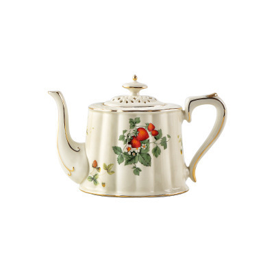 European Retro Ceramic British High Tea Strawberry Pattern Teapot Tea Cup Sauce Set With Golden Rim