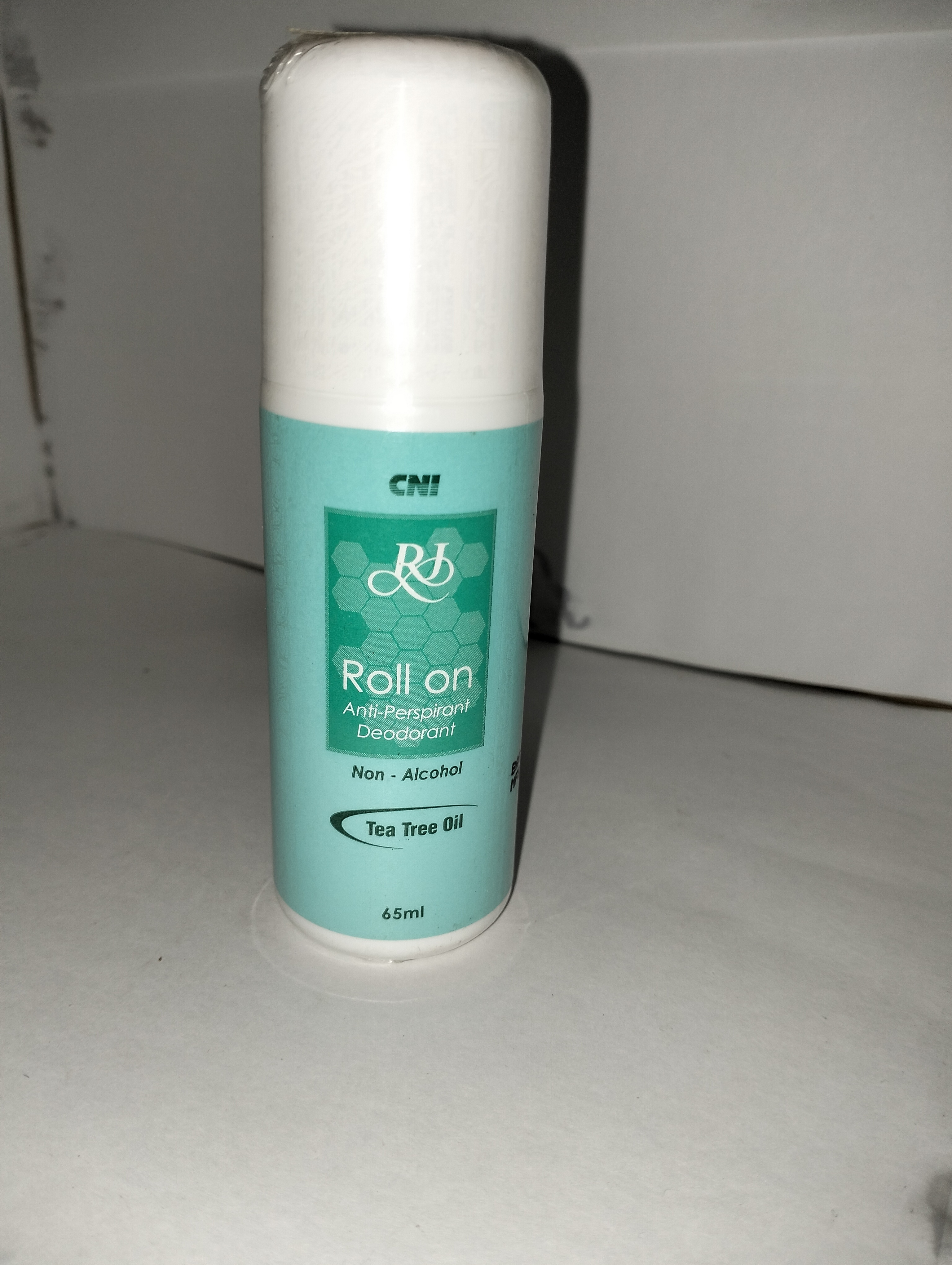 Hottest Product RJ Roll On  65ml Formulated For Quick Absorption Providing Non Greasy Feel On The Skin