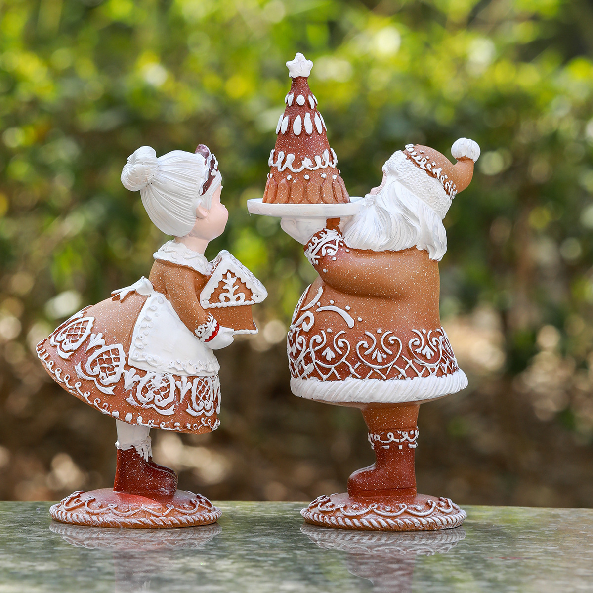 New outdoor Christmas gifts for couples resin crafts ornaments manufacturer customized direct sales wholesale