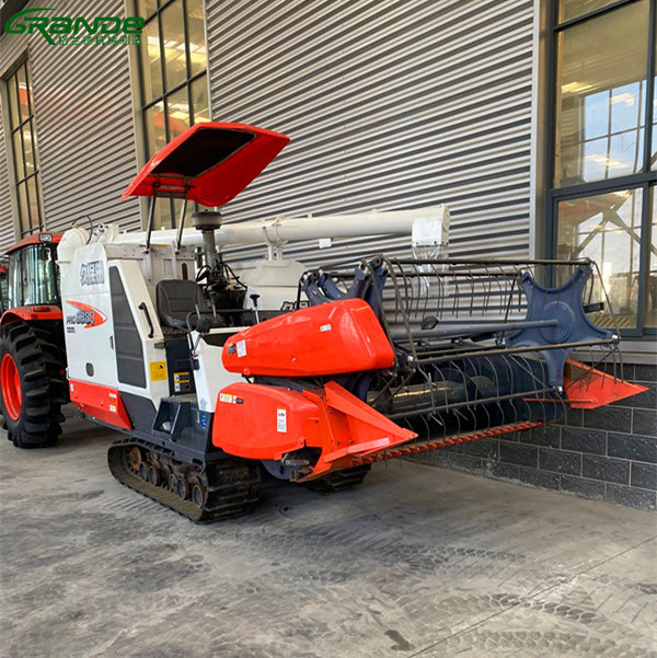 secondhand KUBOTA PRO688 DC70 combine harvester