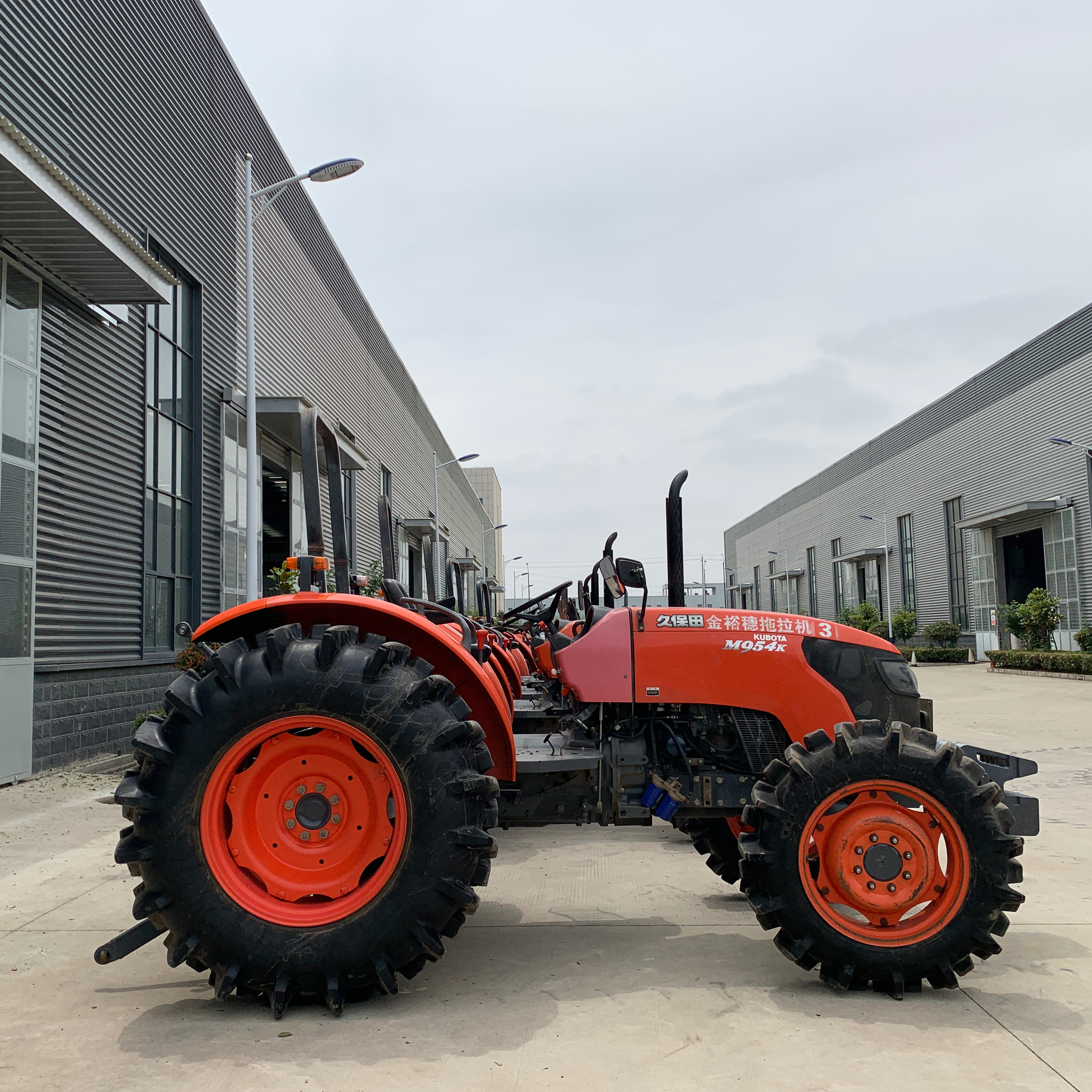 90% new farming KUBOTA M954K 95HP tractors used KUBOTA tractor