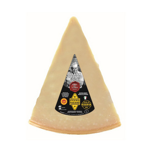 High Quality Made In Italy  cow's milk Hard Cheese Reserve 2 kg x 4 blocks Best Price  Ready for  Export