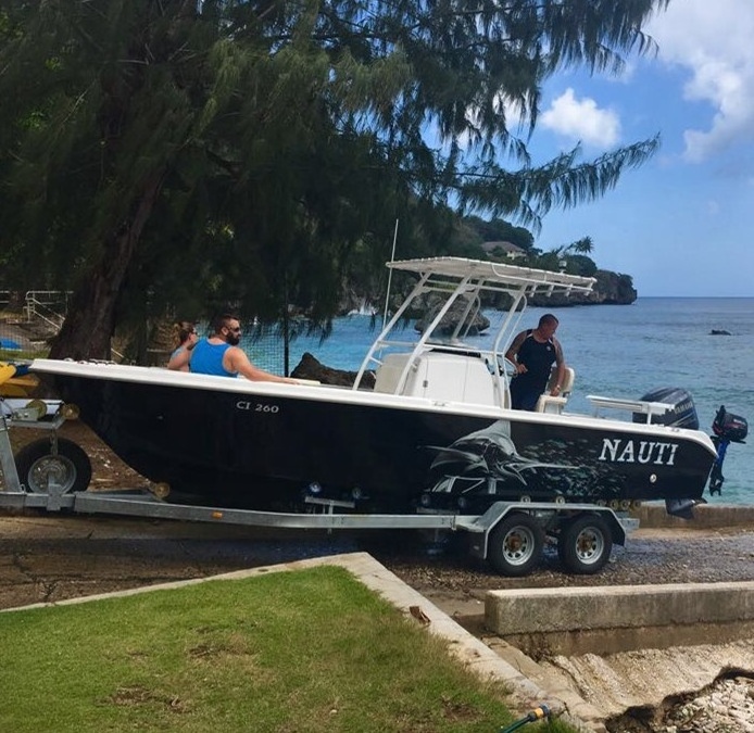 7.2m fiberglass center console boat for sale