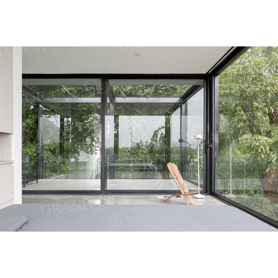 Modern Garden Villa Automatic Aluminum Glass Door System With Screen Double Glass Sliding Door