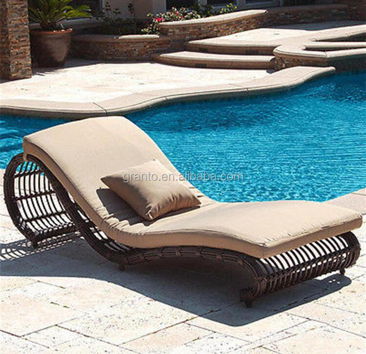 New style outdoor hotel pool side rattan sun lounger wicker chaise lounge