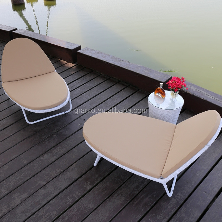 New arrive rattan wicker furniture outdoor beach sun bed patio sun lounger