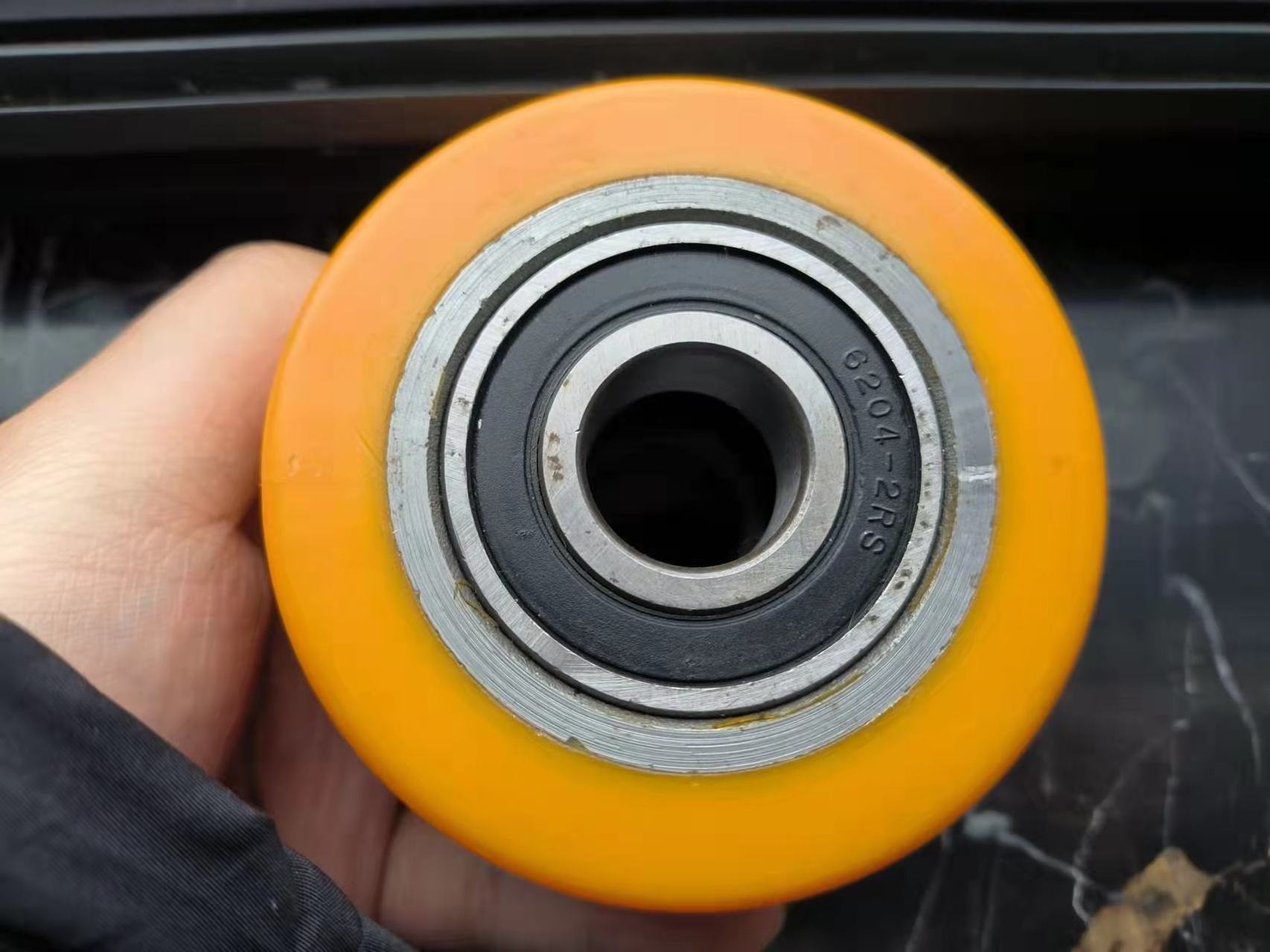 High quality 70-110mm Ball bearing steel centre urethane roller Polyurethane pu rollers with bearings