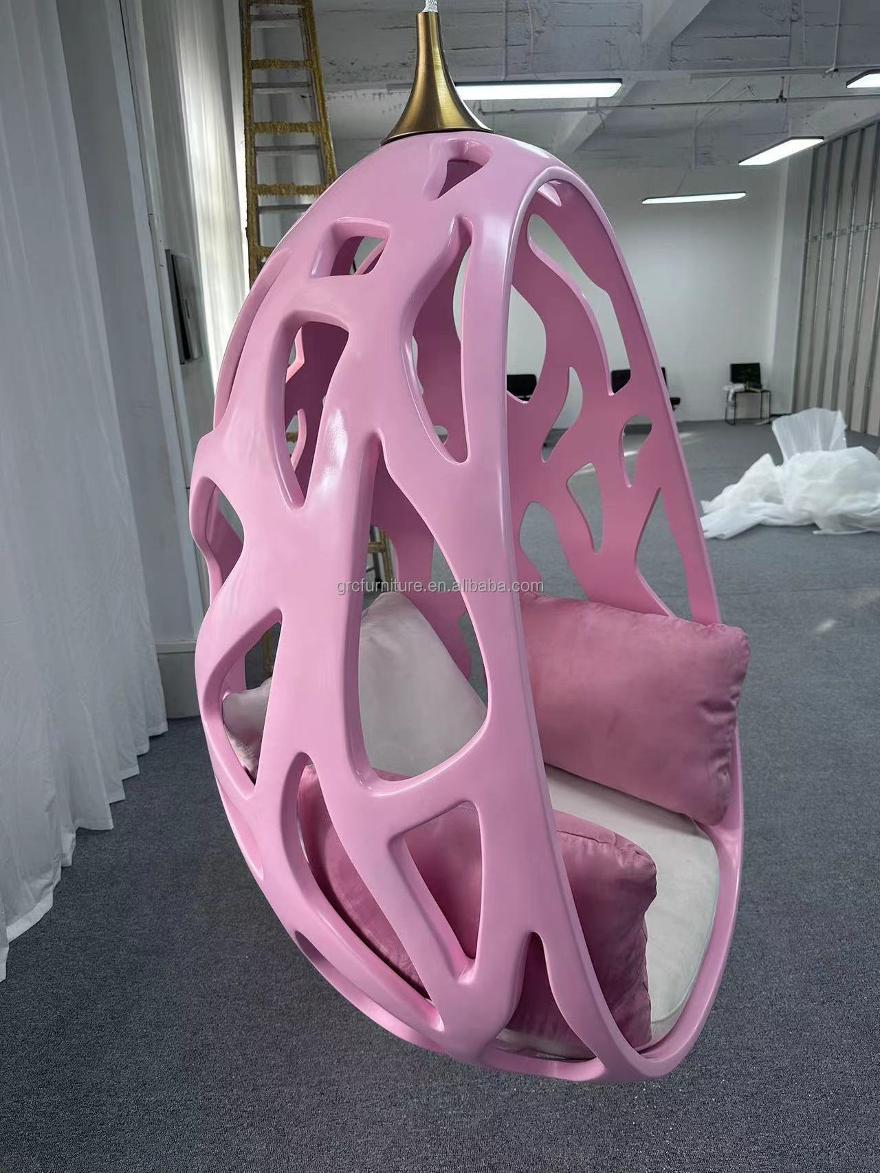 Morden Style egg swinging  fiberglass  chair hanging egg chair swing chair