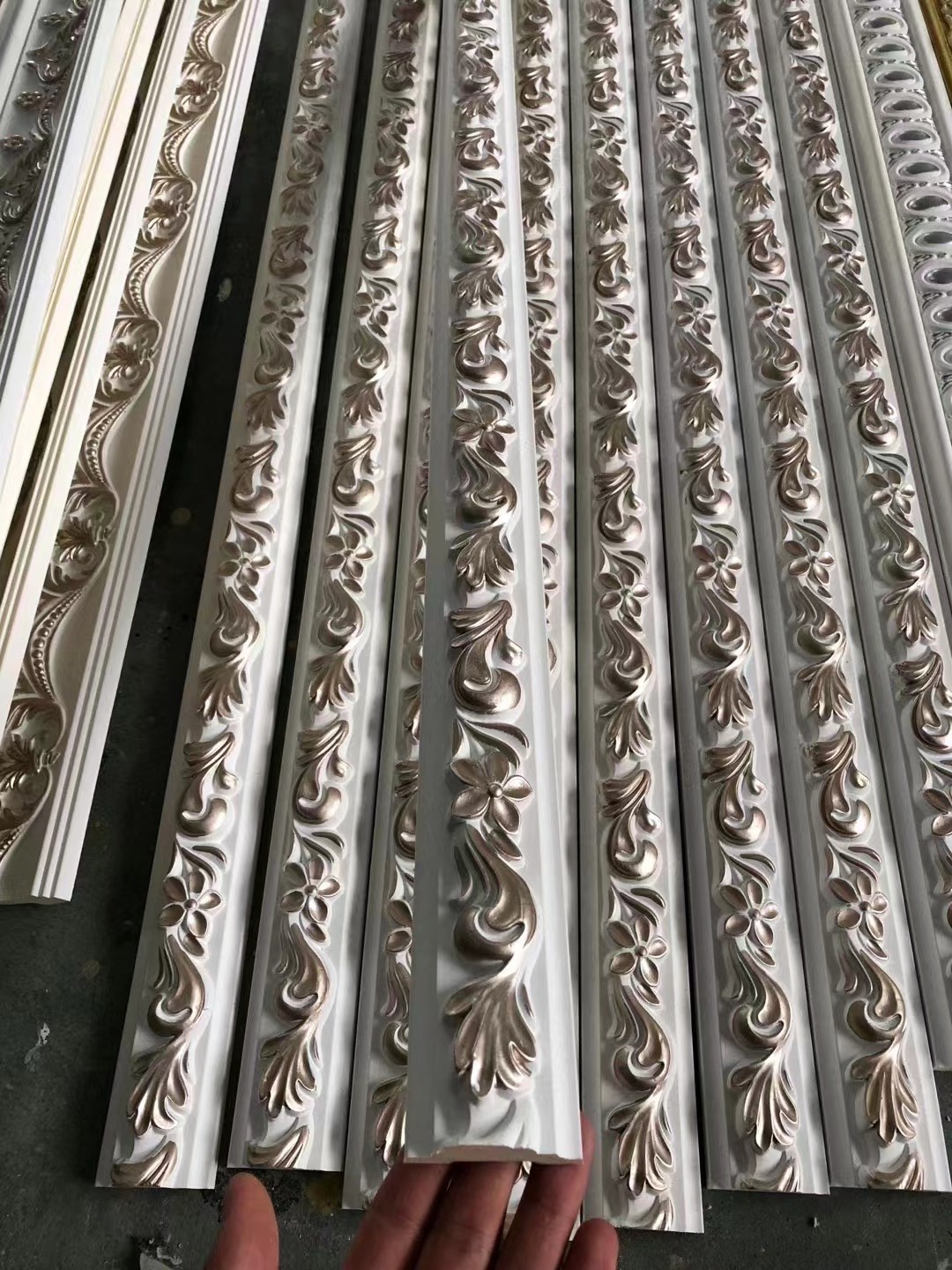 Decorative PU Cornice Replace Of Wooden MDF Crown Moulding Trim