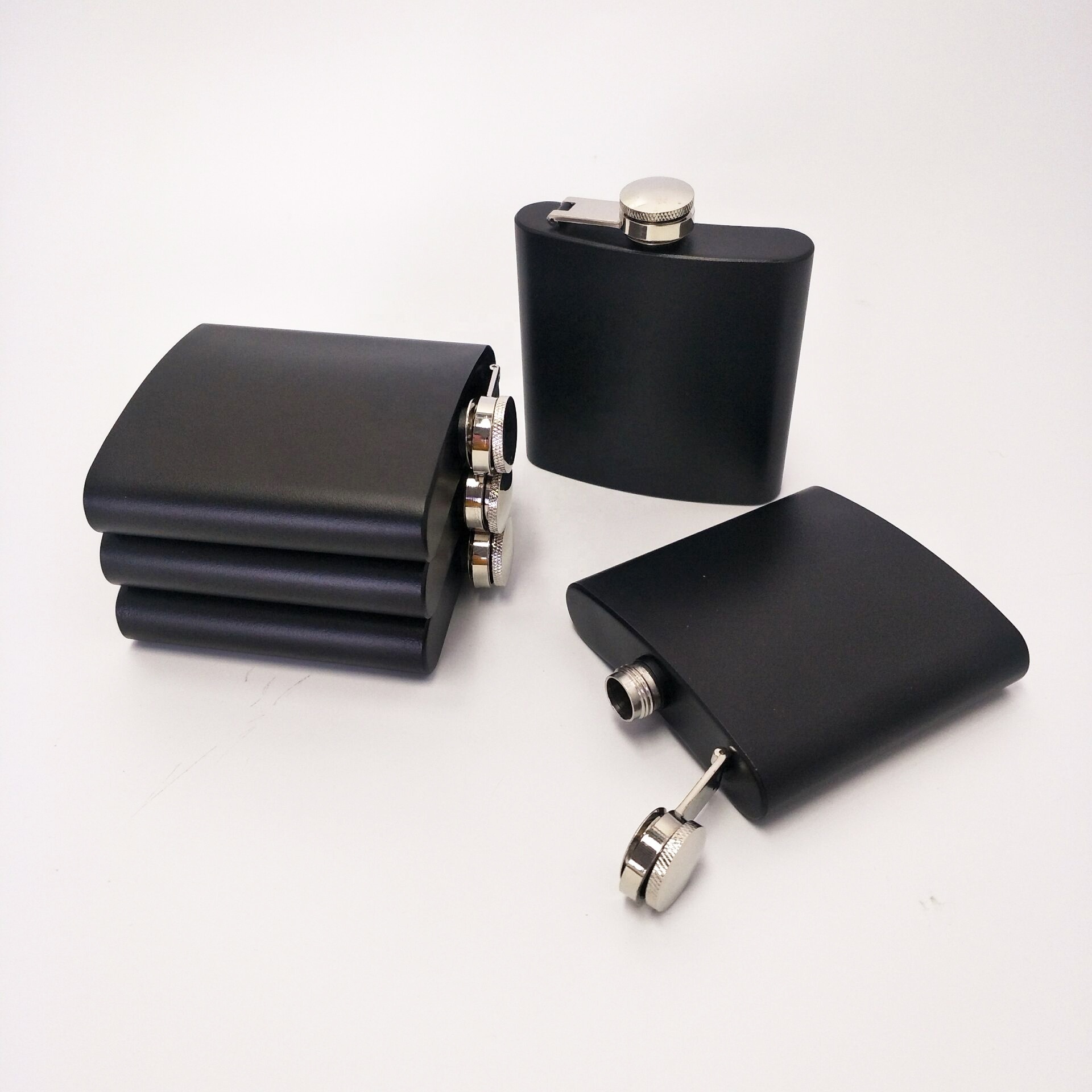 Custom 304 Stainless Steel 6oz Mini Liquor Hip Flask Black Powder Coated Whisky Hip Flask for Travel and gifts