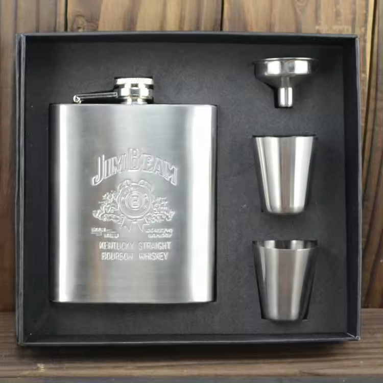 Custom High Quality Whiskey Liquor Alcohol Metal Hip Flask with funnel and shot glass 304 Stainless Steel Hip Flask Gift set