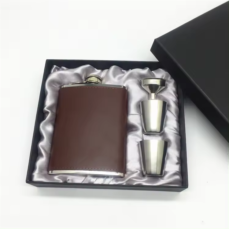 Custom High Quality Whiskey Liquor Alcohol Metal Hip Flask with funnel and shot glass 304 Stainless Steel Hip Flask Gift set