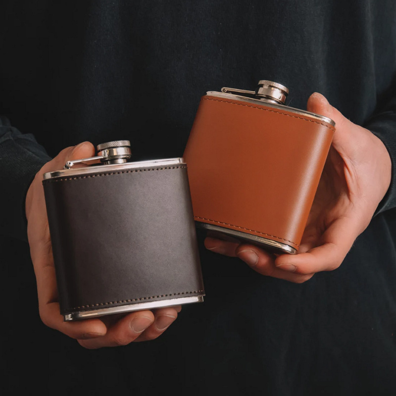 Custom 304 Stainless Steel 6oz Mini Liquor Hip Flask Black Powder Coated Whisky Hip Flask for Travel and gifts