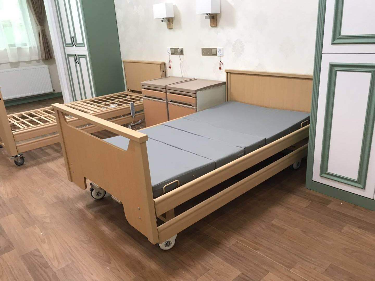 Two Crank Manual  Two Functions Home Care Nursing  Patient  Sick Bed Hospital  Medical Bed For Sale