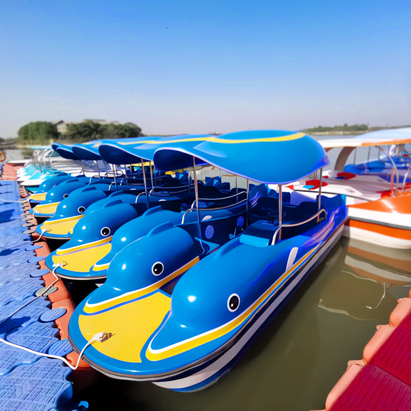 High quality 4 seats water park games equipment dolphin fiberglass pedal boat sea floating car for children and adults