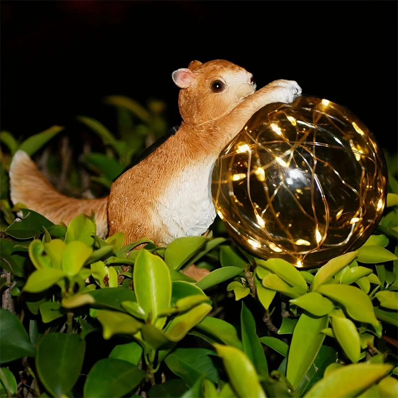 2024 New Solar Lights Outdoor Polyresin Squirrel Stake For Garden Decorations