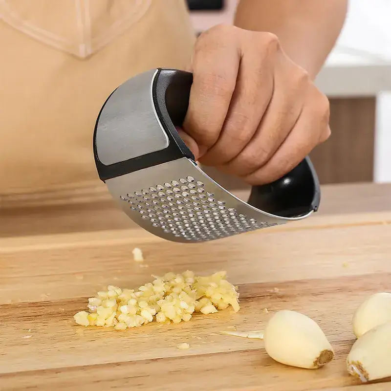 2023 Kitchen Gadgets Garlic Plastic Stainless Steel Rocker Mincer Crusher Garlic Too Press Chopper And Roller