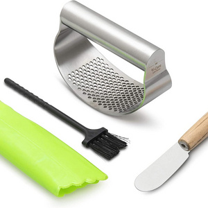 New Garlic Press Rocker Stainless Steel Garlic Mincer Garlic Crusher Chopper with Peeler and Scraper Brush for Smash