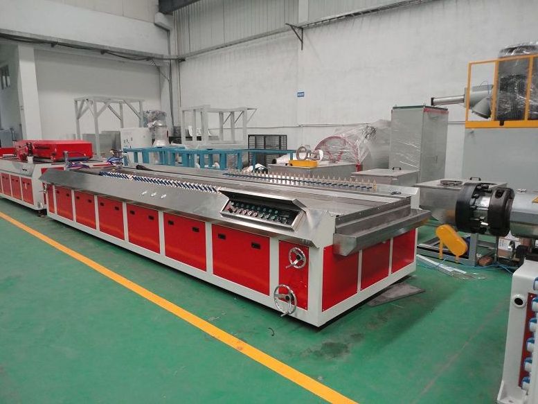 WPC extruder WPC Decking Making Machine Wood Plastic Composite Machine