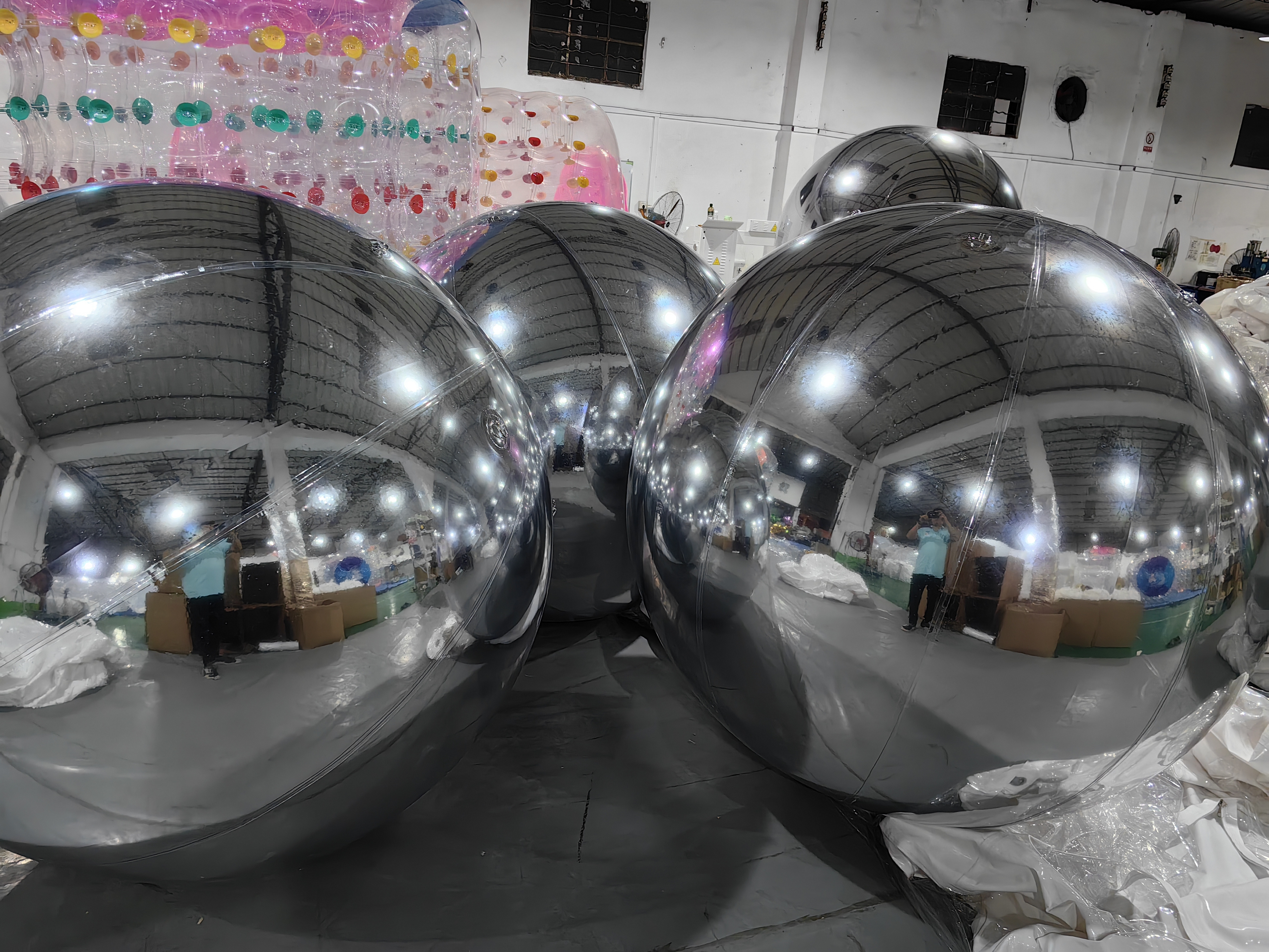 Giant Inflatable Mirror Ball For Christmas Wedding Party Decor - Silver Pvc Big Shiny Balls Inflatable Reflective Mirror Sphere