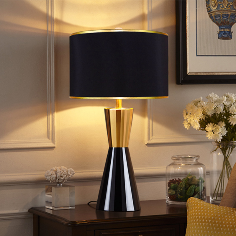 Modern Luxury Faceted Corner Column Crystal Table Lamp for Hotel Home Living Room Decoration Desk Light with White Lampshade