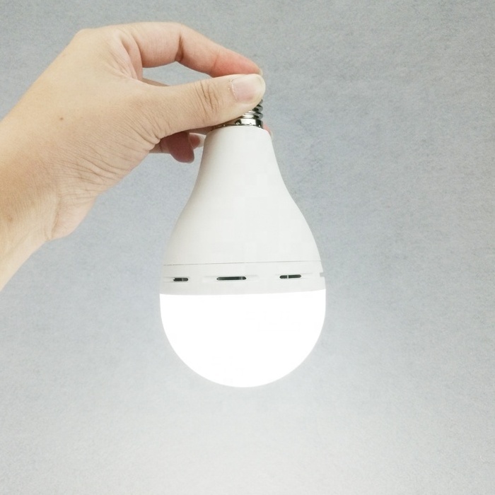 Hot selling smart intelligent led rechargeable emergency bulb 13w