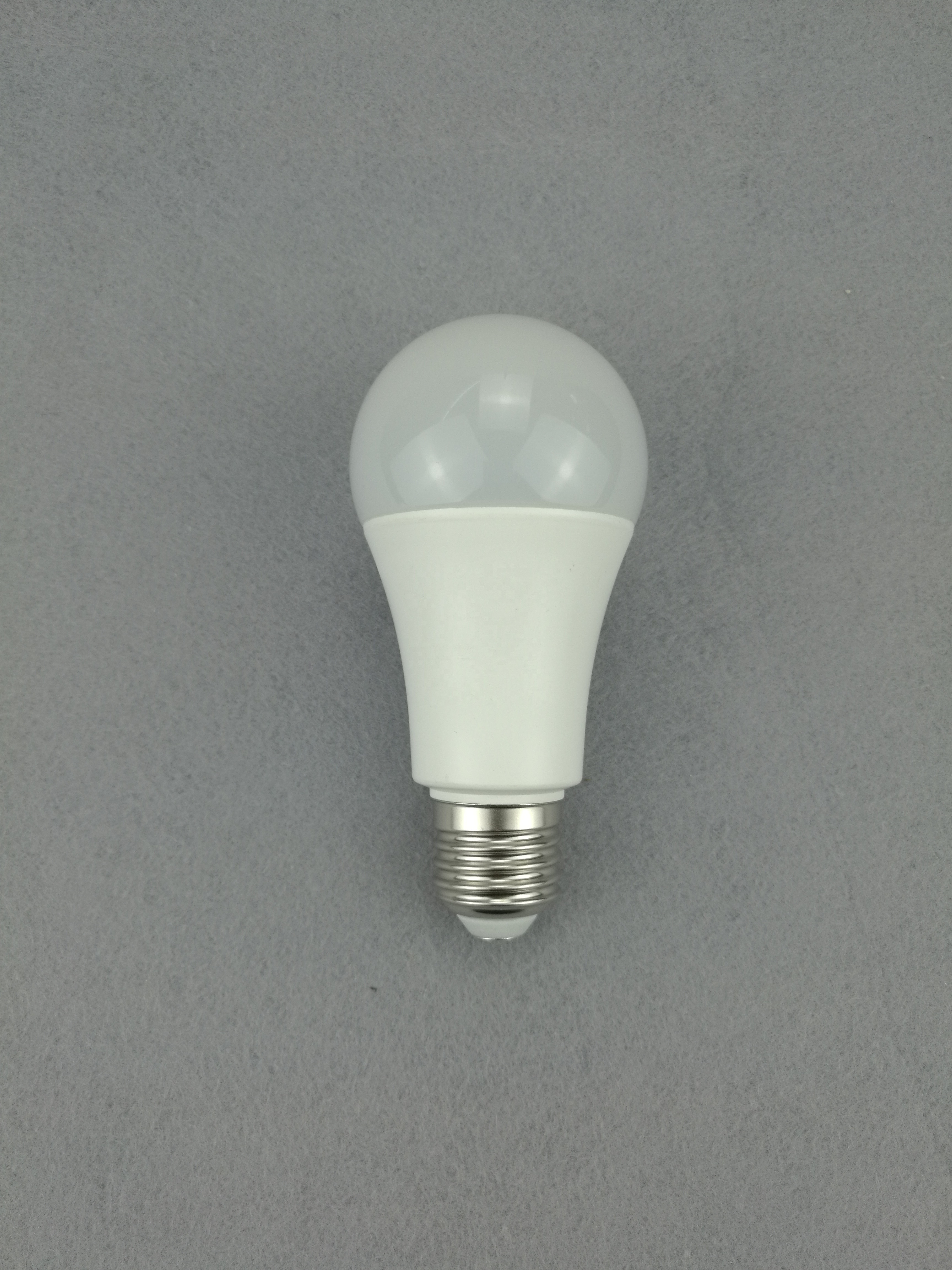 LED light bulb E27 A80 15W 1350lm E26/B22 3000K-6500K omni global bulb