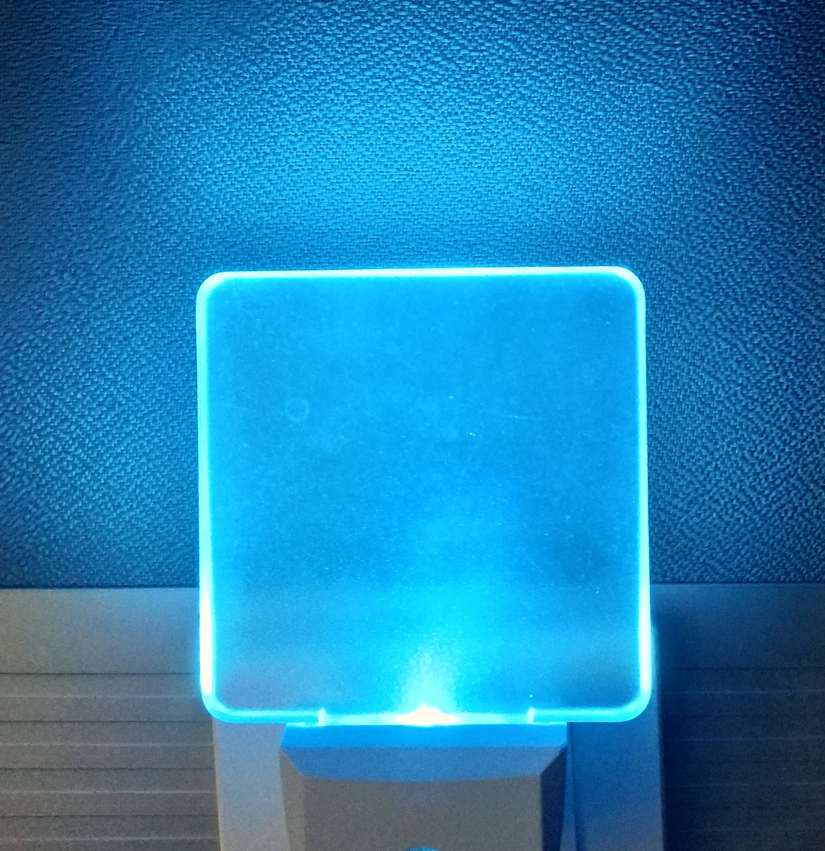 RGB color changing led wall plug night light with dusk to dawn auto sensor