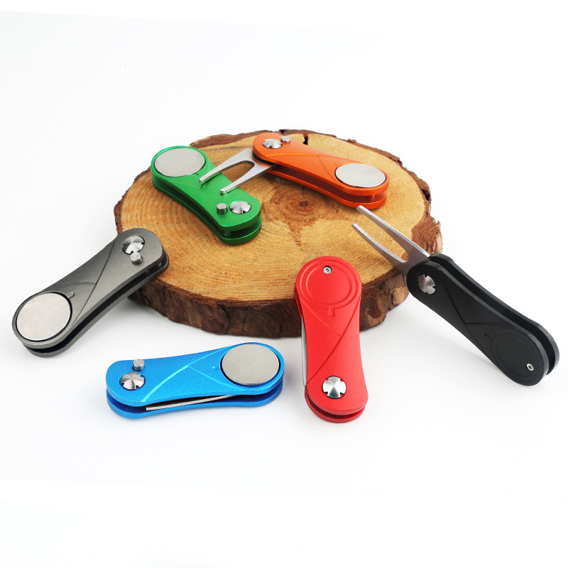 Wholesale golf accessories folded divot repair tool metal golf pitchfork with magnetic ball marker