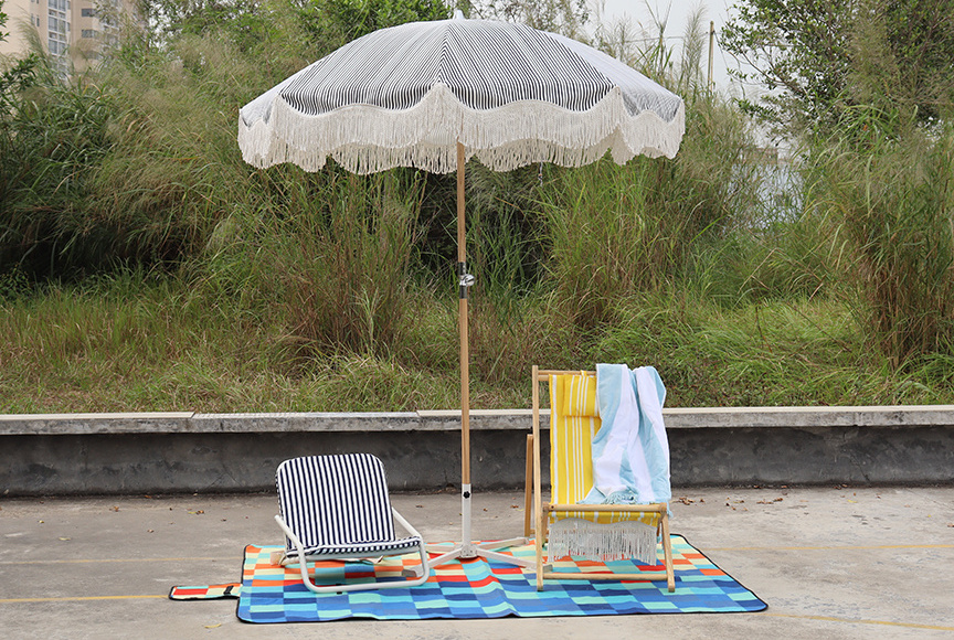 Hot Selling Custom THE MINI SLING CHAIRE VINTAGE YELLOW STRIPE Single Outdoor Adjustable Wooden  Beach Chair Series/