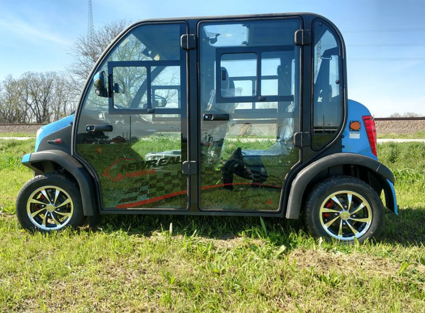 electric 4 seats closed golf cart with air conditioner AC system 5kw motor 40km/h with rear golf bag holders GEL battery