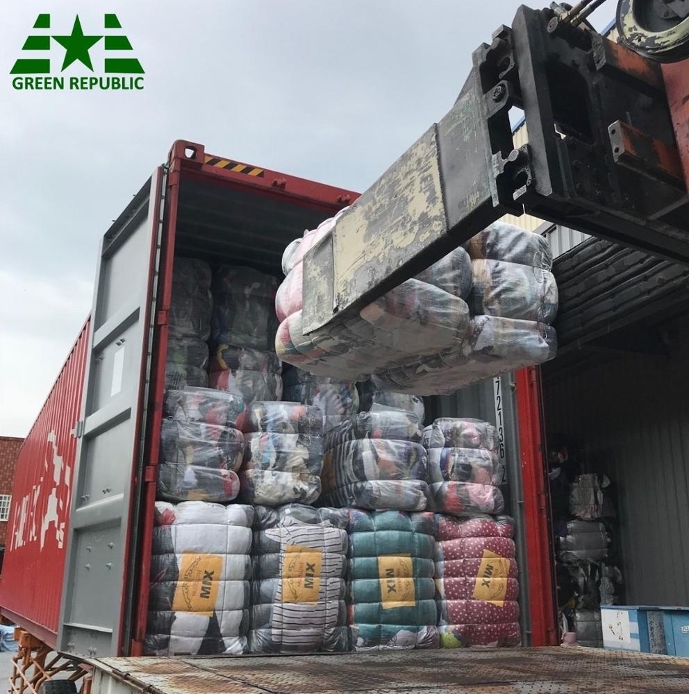 Super A grade second hand clothing fashion bales summer mix used clothes bales wholesale mixed used clothes in bulk in container