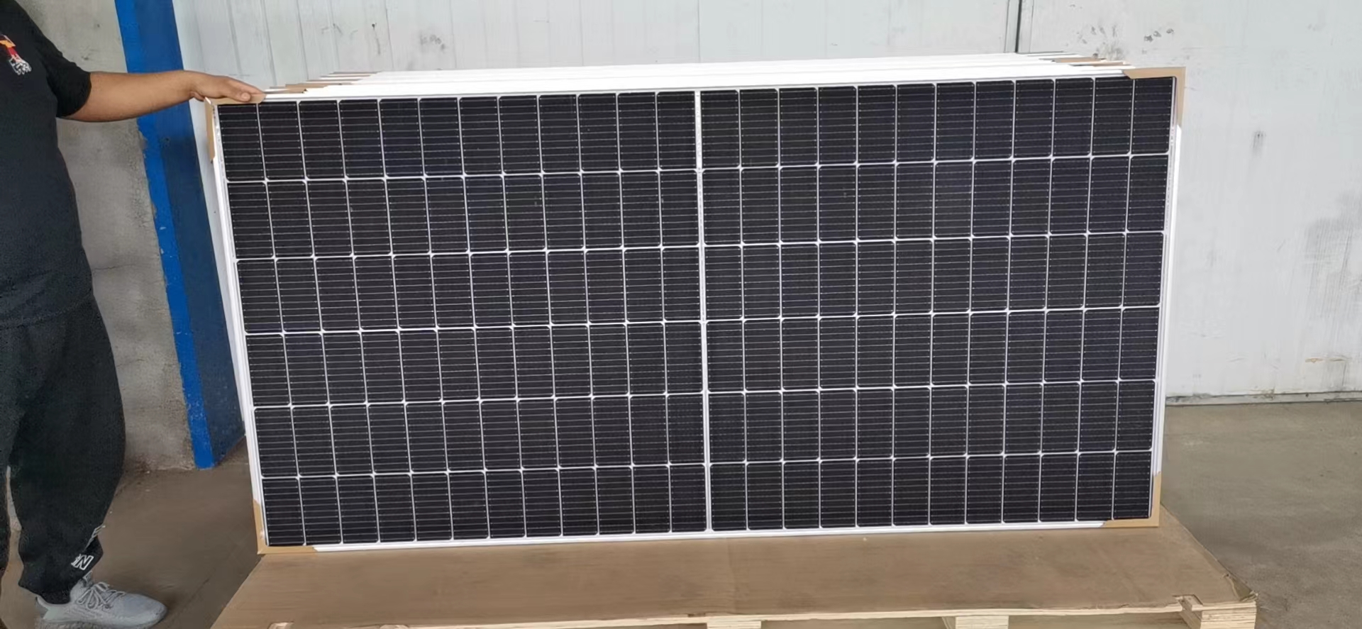 Tier1 JA/LONGi/Risen/Trina 410w solar photovoltaic panels 550 watts 500w 530w 540w 550w 600w half cut cell solar panel in stock