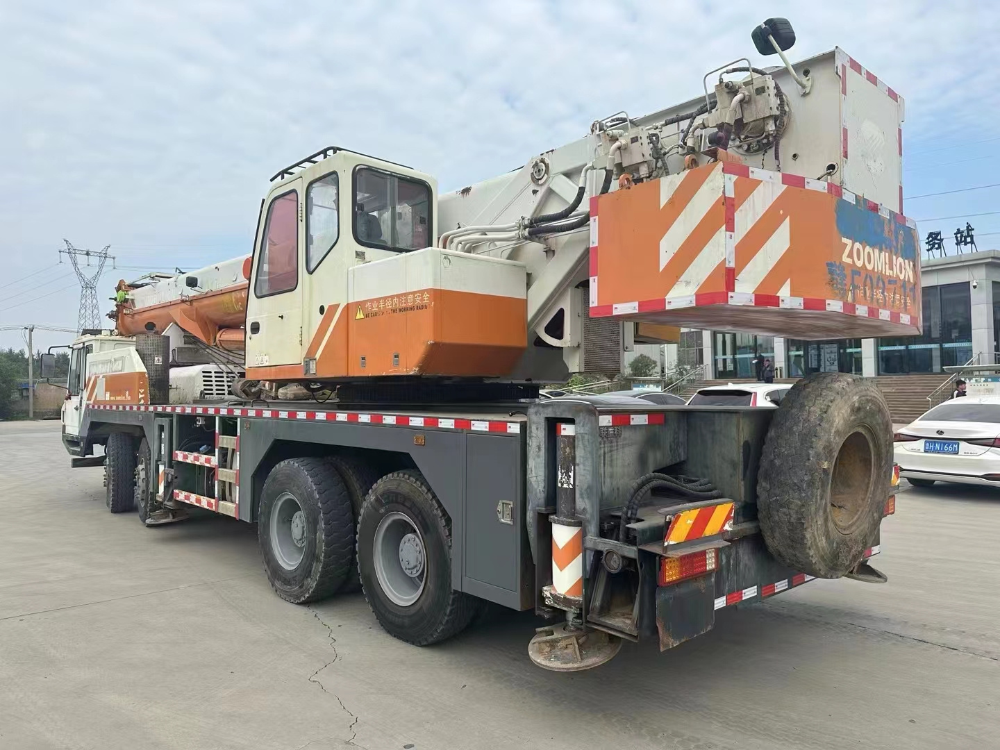 Used 50ton Crane of Zhonglian truck cranes 25 tons of mobile cranes 30ton 50 tons 70t 80 tons 100ton