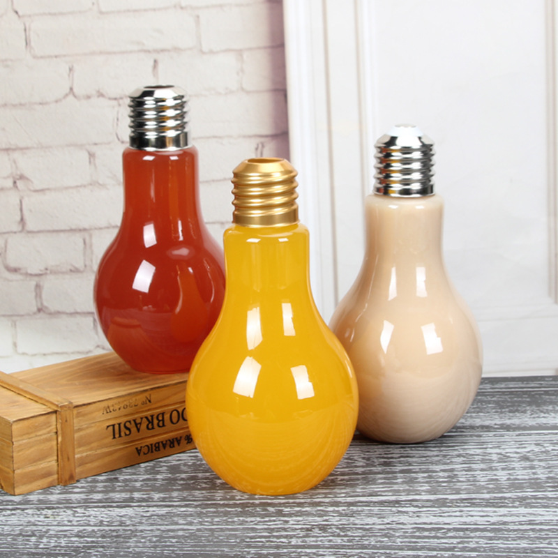 Hot Selling 360ml 500ml  Light Bulb PET Plastic Bottle Boba Tea Cup with Screw Lids for Party Wedding