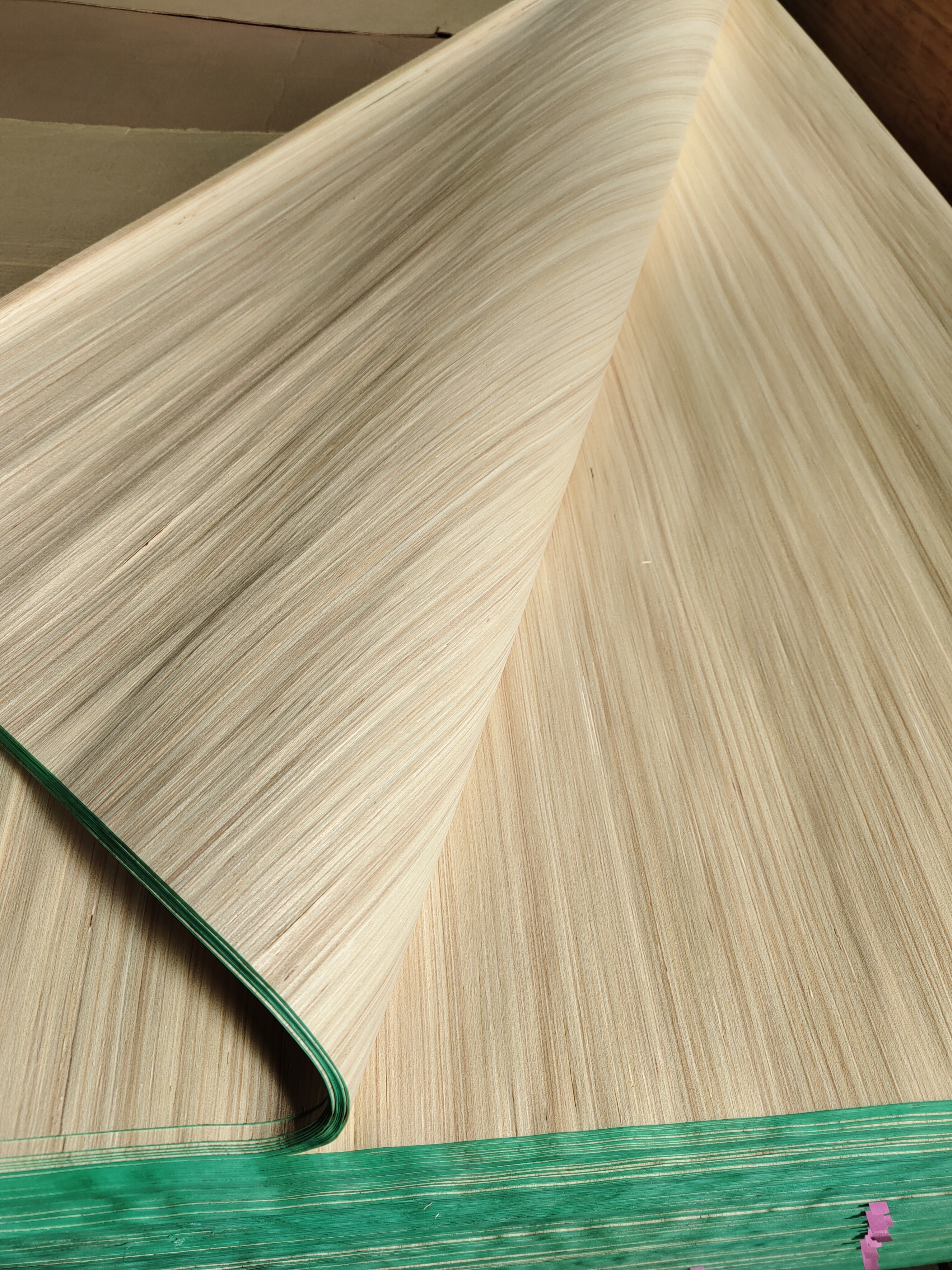 0.4mm Good Quality Sapele Gurjan engineered wood veneer sheet Walnut Ev Veneer For Furniture Board