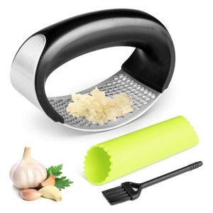 Garlic Press Rocker Chopper Crusher Stainless Steel Garlic Mincer Grinder Masher with Garlic Peeler Silicone Tube Roller